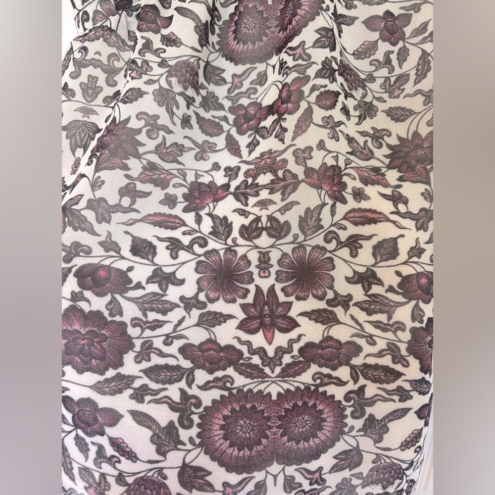 Chelsea28 Floral V-Neck Sleeveless Top Size S - Picture 7 of 7